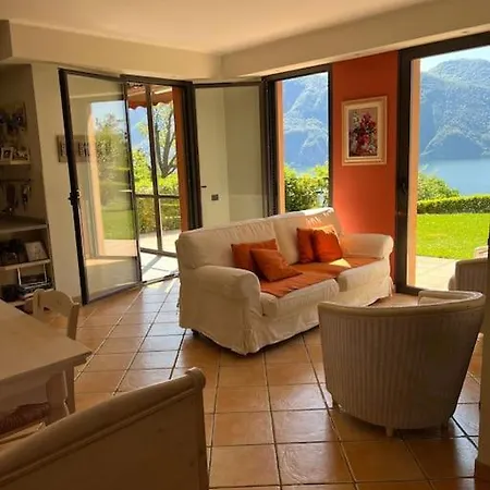 Incantevole Con Vista Lago E Piscina Ghiffa